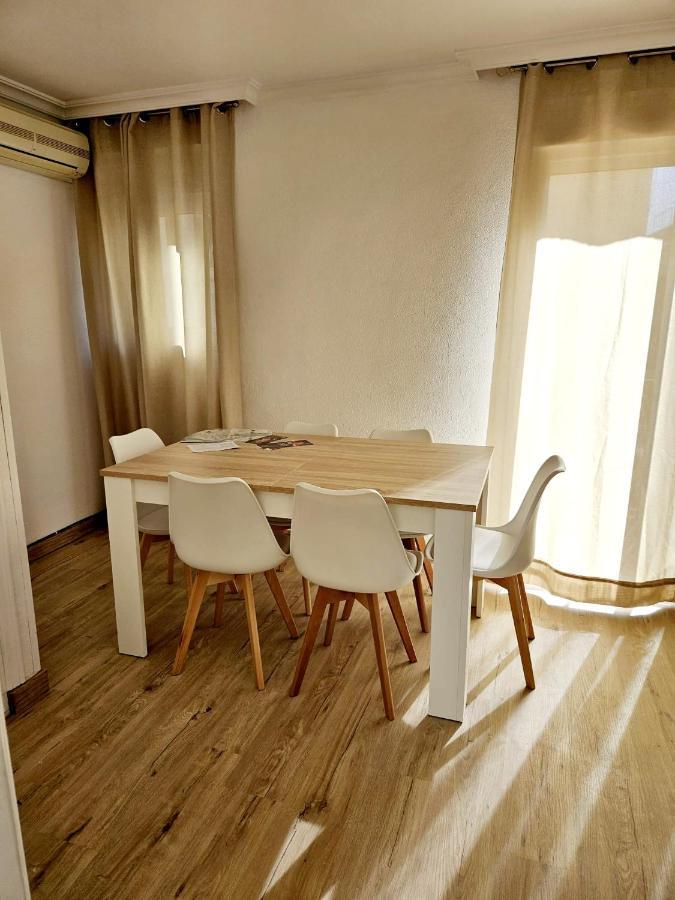 Apartamento Familiar En Triana セビリア エクステリア 写真