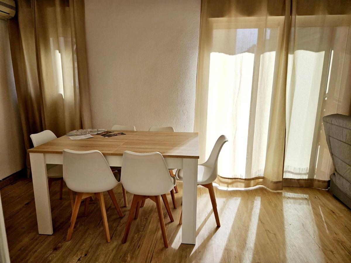 Apartamento Familiar En Triana セビリア エクステリア 写真