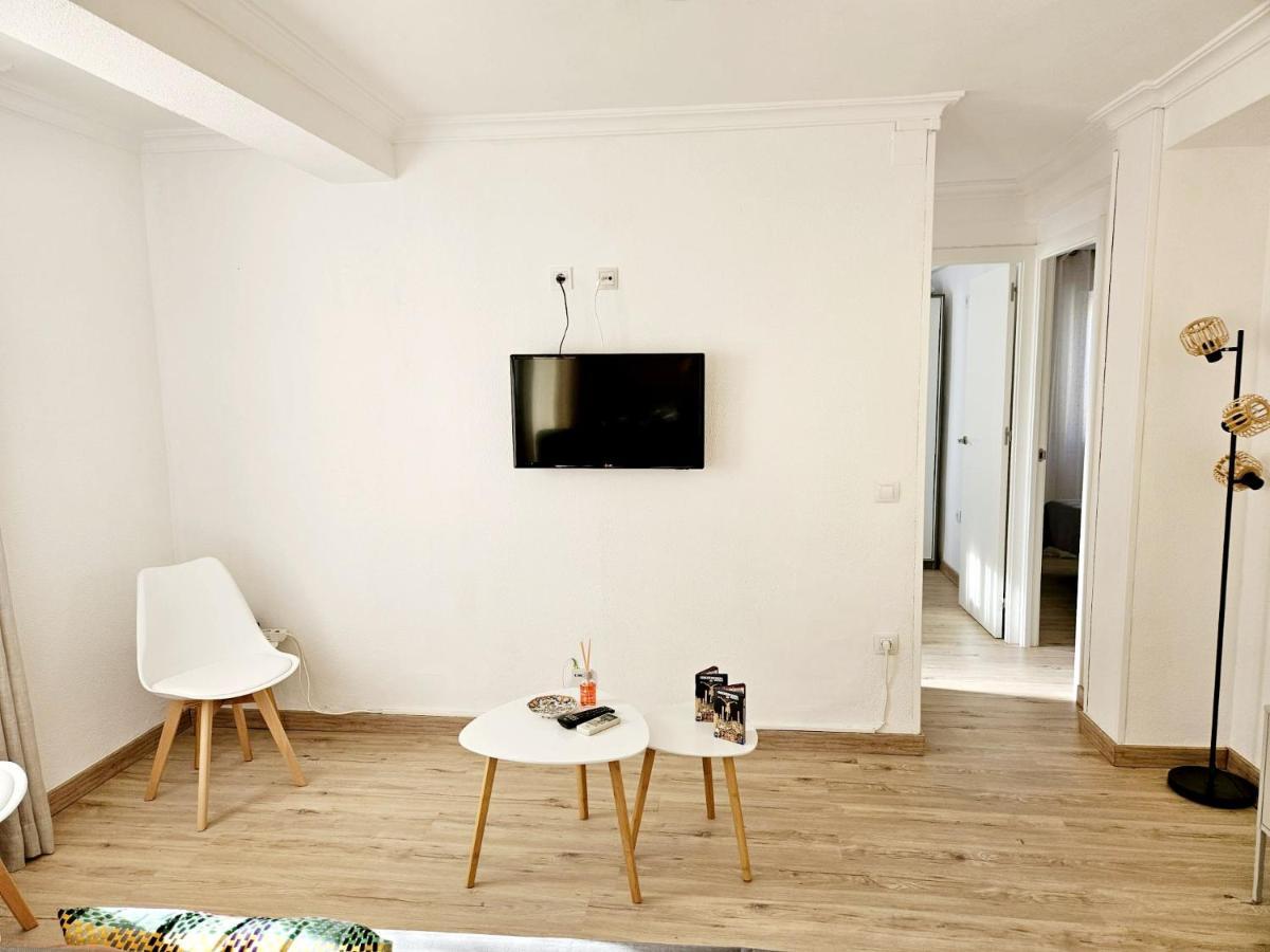 Apartamento Familiar En Triana セビリア エクステリア 写真