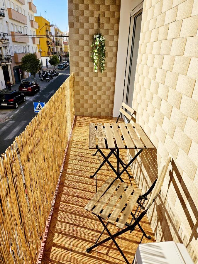 Apartamento Familiar En Triana セビリア エクステリア 写真