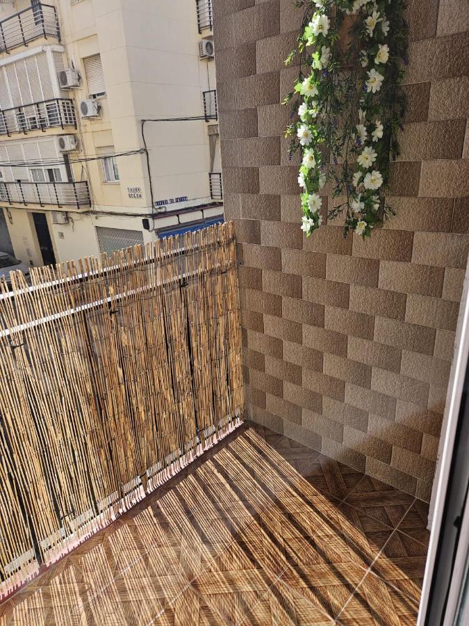 Apartamento Familiar En Triana セビリア エクステリア 写真
