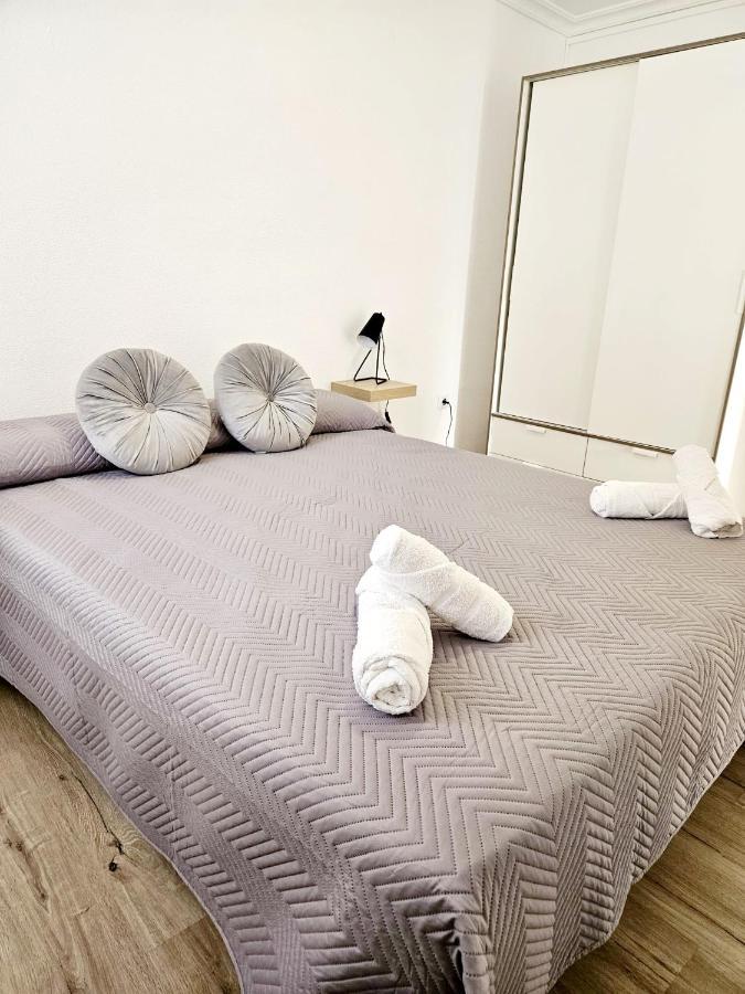 Apartamento Familiar En Triana セビリア エクステリア 写真