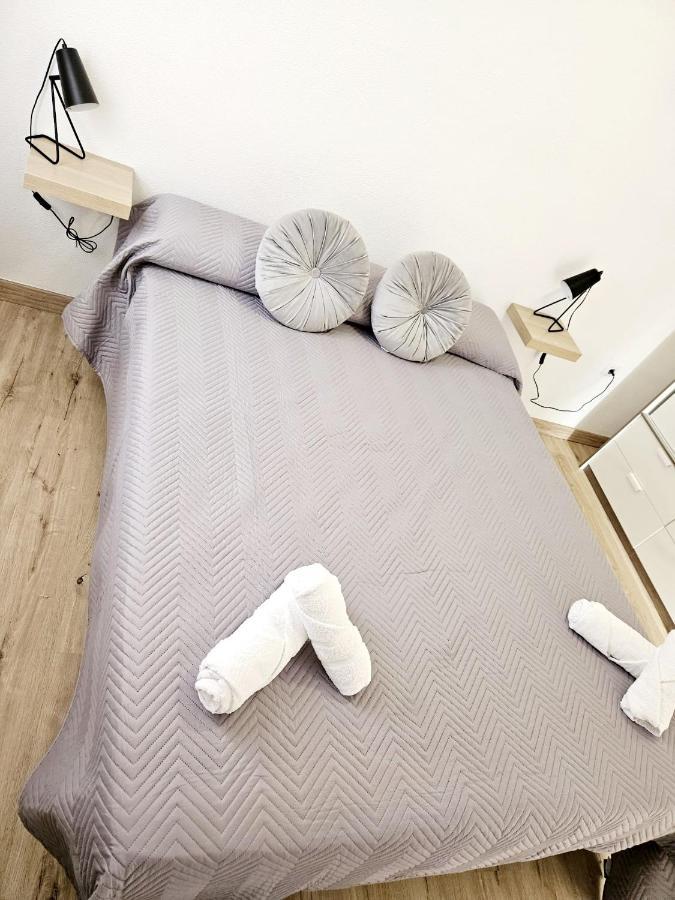Apartamento Familiar En Triana セビリア エクステリア 写真
